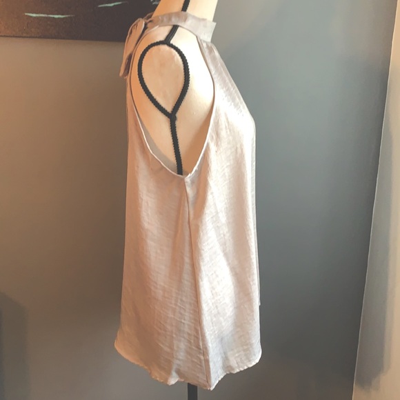 ❌DONATED❌Silver Gray Sleeveless High Neck Flowy Tunic Top - Picture 6 of 11